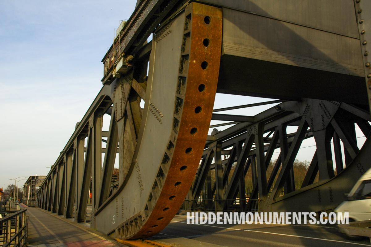 Scheldt bridges