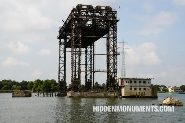 Karnin lift bridge