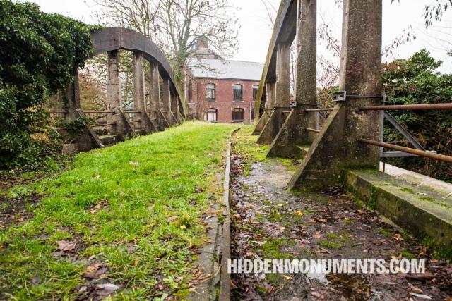 Concrete arch bridge