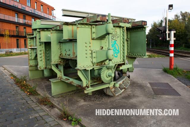 Swing bridge mechanism